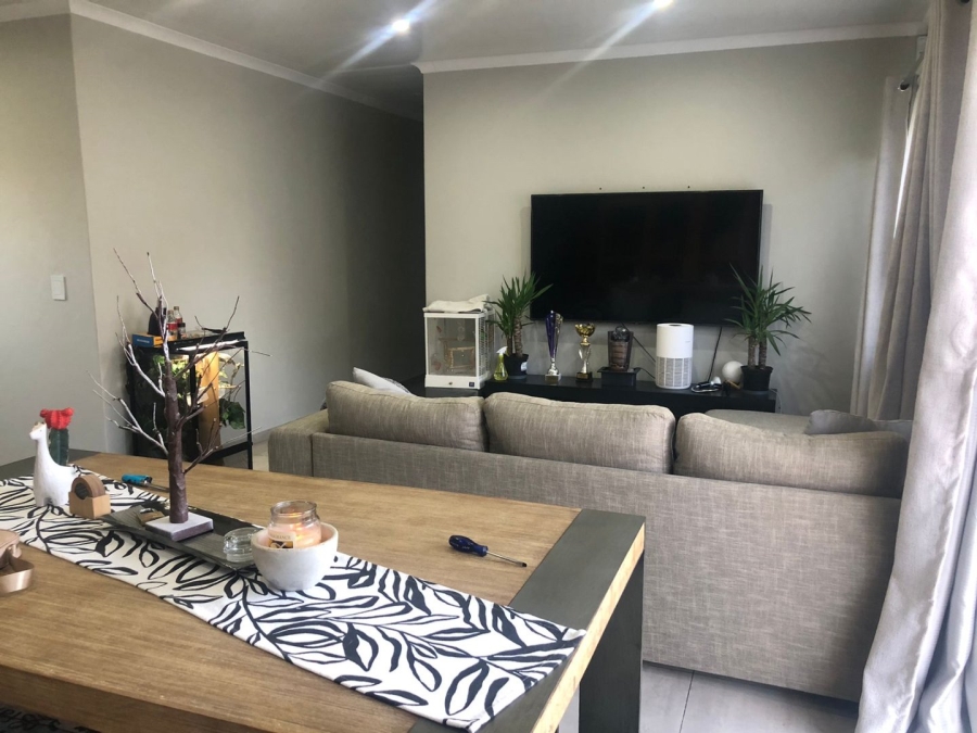 To Let 3 Bedroom Property for Rent in Pellissier Free State